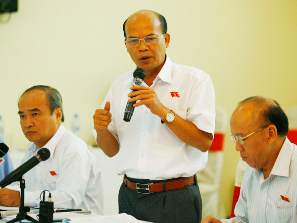 ĐB Đỗ Văn Đương: Nếu nền kinh tế vẫn sử dụng nhiều tiền mặt, luật này không thể chống tội phạm rửa tiền được. Ảnh: Hồng Vĩnh