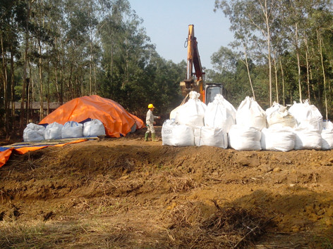 Bắt hai bố con mua bán hóa đơn khống