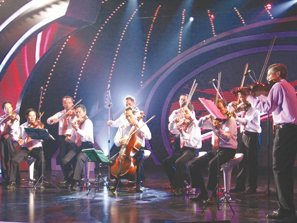 Dàn nhạc làng Then biểu diễn ở Vietnam’s Got Talent Ảnh: Tr.T