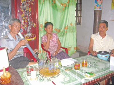 Cán bộ xã phù phép trục lợi tiền chính sách