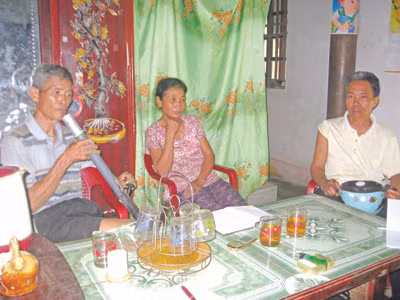 Cán bộ xã phù phép trục lợi tiền chính sách