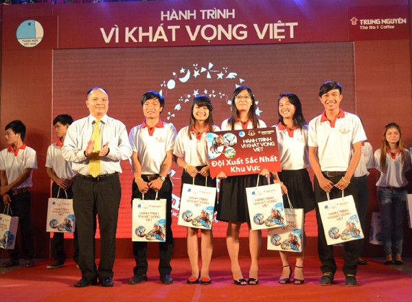 Truyền cảm hứng khởi nghiệp cho bạn trẻ Tây Nguyên