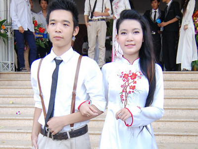 Teen Hoàng Diệu – Victoria rạng rỡ ngày tựu trường