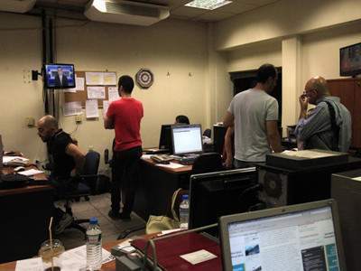 TV và radio nhà nước ngừng phát sóng vì hết tiền