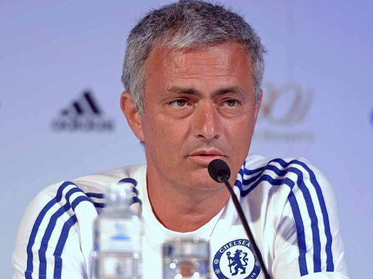 Mourinho 'trù ẻo' Suarez chấn thương trước đại chiến