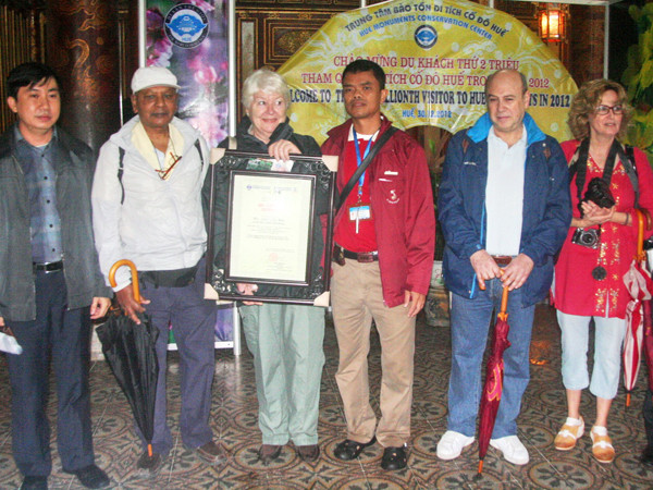 Cố đô Huế đón du khách thứ hai triệu