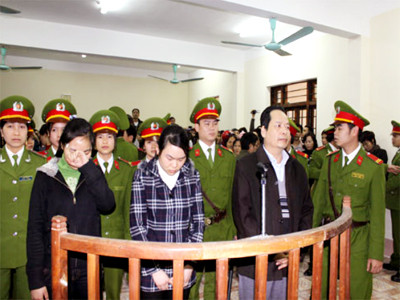 Hiệu trưởng mua dâm nữ sinh kháng cáo và tự bào chữa