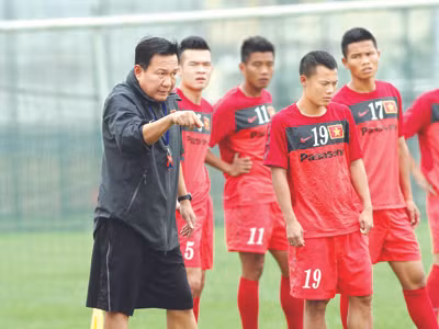 VFF ký hợp đồng dài hạn với HLV Hoàng Văn Phúc