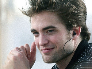 Robert Pattinson "say" Rap từ thuở 13