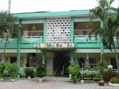 Xã hội hóa chuyển cả trường công sang trường tư