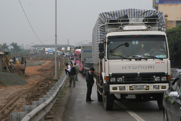 Tai nạn giao thông, ách tắc gần 10 km