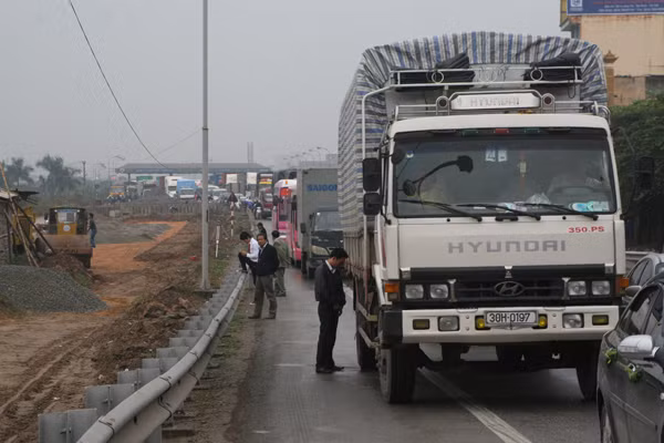 Tai nạn giao thông, ách tắc gần 10 km