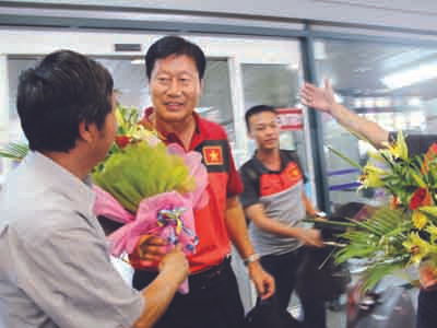 Bóng đá nữ giành thắng lợi, VFF hứa đầu tư