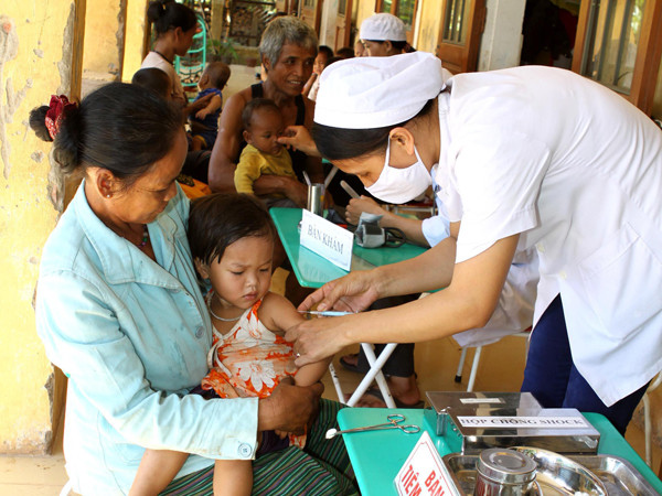 Vắc-xin trong tiêm chủng mở rộng và dịch vụ: Không khác biệt về chất lượng