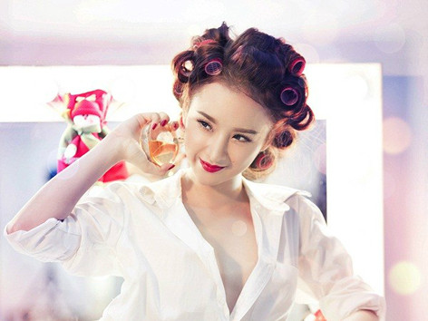 Angela Phương Trinh mắc bệnh… lì