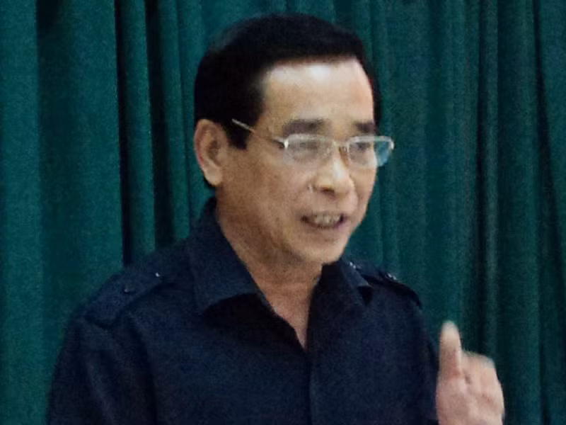 Cảnh báo nghiêm khắc với cán bộ