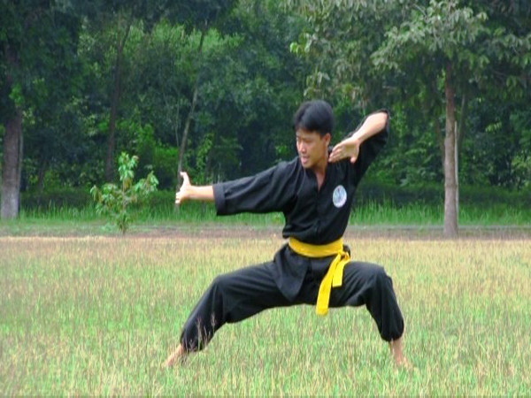 Chiến sỹ đặc công biểu diễn võ thuật Ảnh: B.P