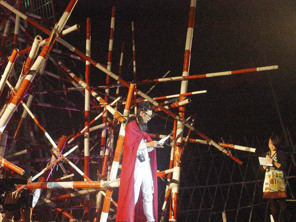 Nghệ sĩ Đào Anh Khánh trình diễn “Đáo xuân”