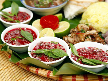 Bộ trưởng khuyên người dân không nên ăn tiết canh