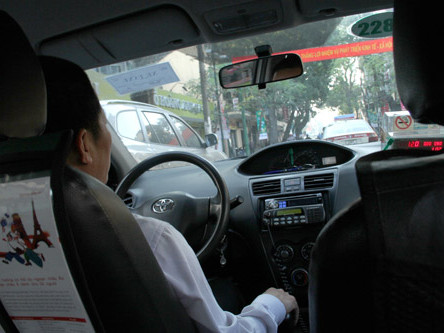 Tài xế taxi đêm: Tình, tiền và ân oán giang hồ