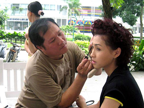 Chuyên gia hóa trang Phan Hiếu: Ra trại, làm lại từ đầu
