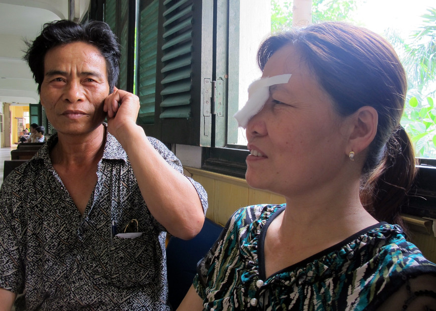 Đi mổ mắt, nhặt được 6 chỉ vàng