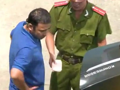 Cười trên đau khổ?