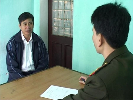 Bắt giam nguyên chủ tịch UBND xã nhận hối lộ