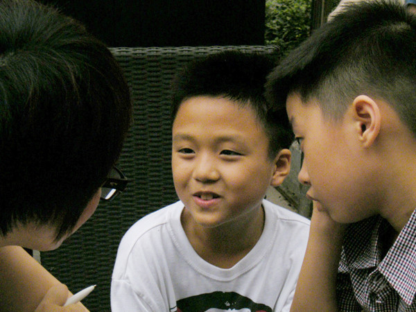 Chín tuổi - thôi học - triển lãm tranh