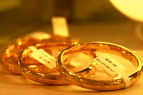 Giá vàng thế giới tăng mạnh