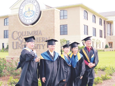 Hình ảnh về CSU tại Mỹ được quảng cáo trên mạng