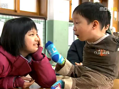 Câu chuyện cảm động về cậu bé không tay