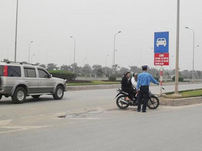 Những ngày tới nếu giao thông trên đại lộ tốt, TTGT sẽ rút khỏi các chốt