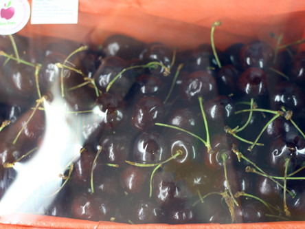 'Mắc bẫy' trái cây Trung Quốc, vì sao?