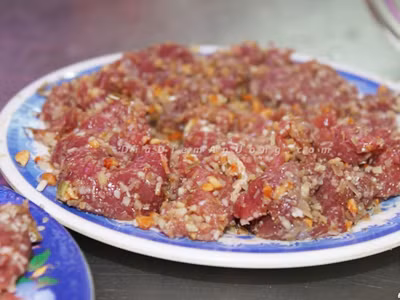 Đào trâu bò mắc bệnh than từ hố lên... bàn nhậu