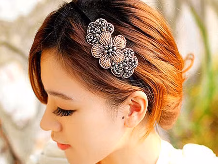 Nào cùng sắm phụ kiện đính đá đi chơi Noel