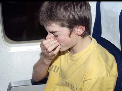 Tránh đau tai khi đi máy bay