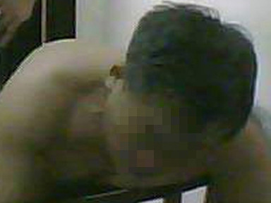 Đình chỉ công tác giám đốc ái ân với cấp dưới