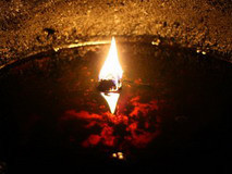 'Giải mã' ngọn đèn ngàn năm không tắt trong các cổ mộ