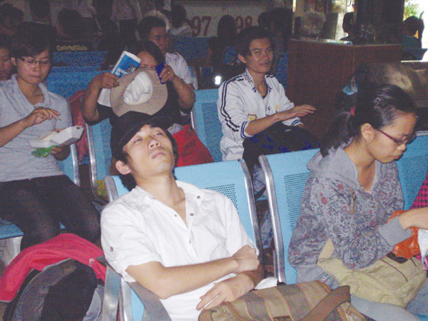 Truân chuyên về Tết