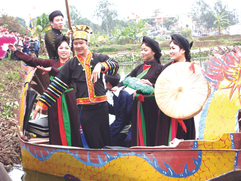 Hát quan họ, lên đồng trên thuyền tại hội Lim năm nay Ảnh: Nguyễn Trường