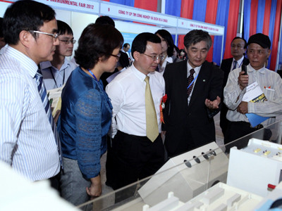 Hitachi chào hàng công nghệ hạt nhân ở Việt Nam