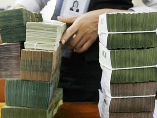 Thường thì các khoản tiền gửi lớn có vị trí danh dự trong ưu tiên săn đón của các ngân hàng thương mại. Theo đó, sự đắn đo của ngân hàng trong trường hợp này, dù có thể cá biệt, là một hiện tượng