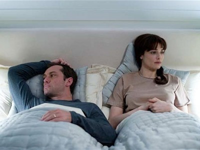 Bỗng dưng vợ lăn ra chán ‘yêu’