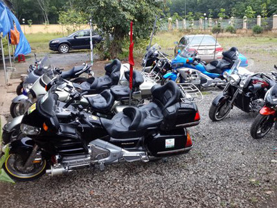 Hàng chục môtô 'khủng' chạy trốn CSGT