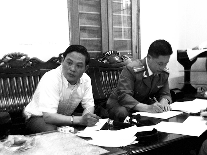 Phó Phòng TN-MT có hành vi lừa đảo