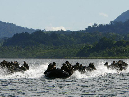 Trung Quốc - Philippines 'khẩu chiến' Biển Đông