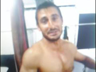 Sức mạnh và lòng quả cảm đã giúp anh chiến thắng con cá sấu dài tới 2m