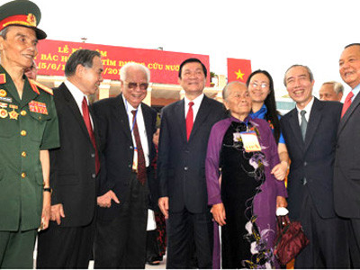 Kỷ niệm 100 năm ngày Bác Hồ ra đi tìm đường cứu nước