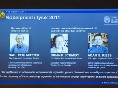 Nobel Vật lý 2011 thuộc về ba nhà khoa học Mỹ, Úc